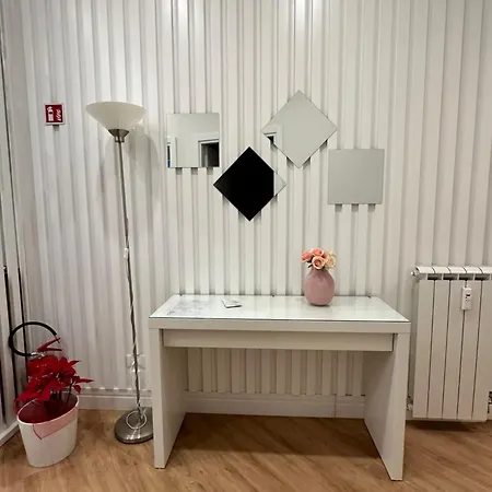 Peaceful 2 Bedrooms With Patio, Near Metro A * 罗马