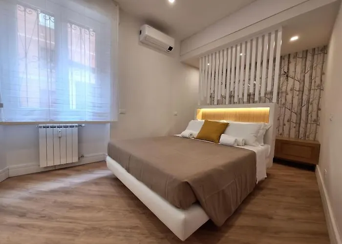 Appartement Peaceful 2 Bedrooms With Patio, Near Metro A
