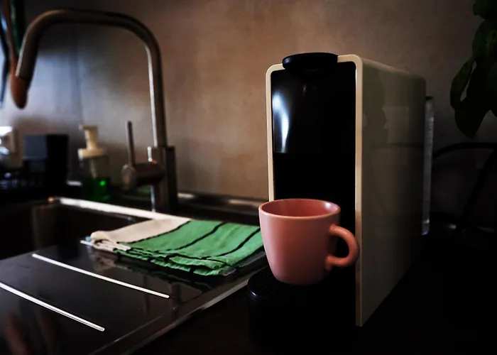 Peaceful 2 Bedrooms With Patio, Near Metro A Appartement