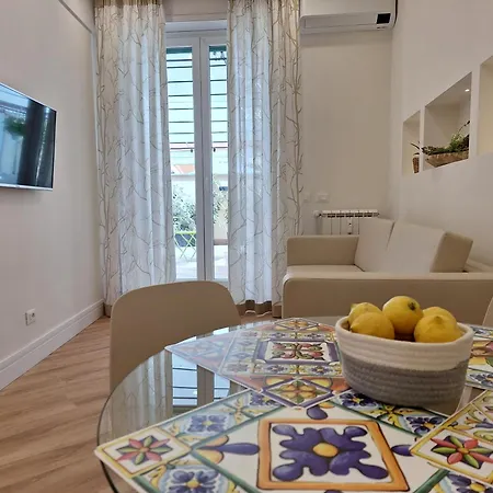 Peaceful 2 Bedrooms With Patio, Near Metro A Apartamento Roma