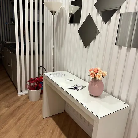 Peaceful 2 Bedrooms With Patio, Near Metro A Apartamento *